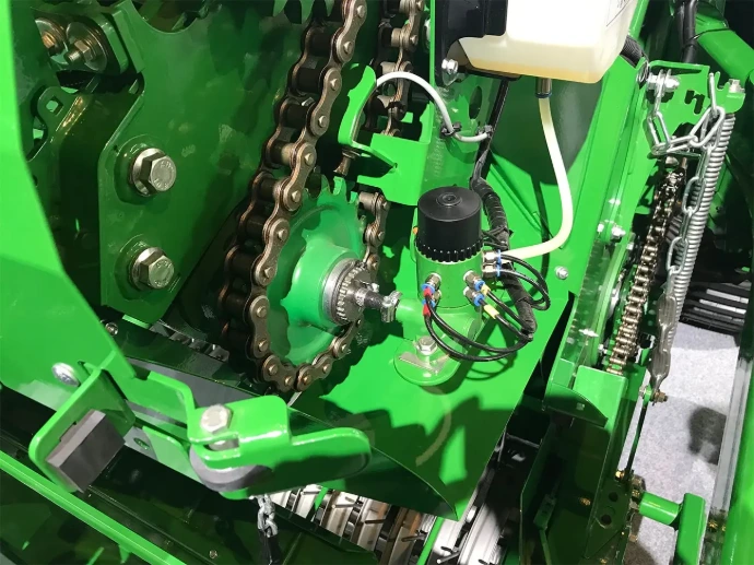 BEKA AZU oil lubrication system installed on agricultural machinery