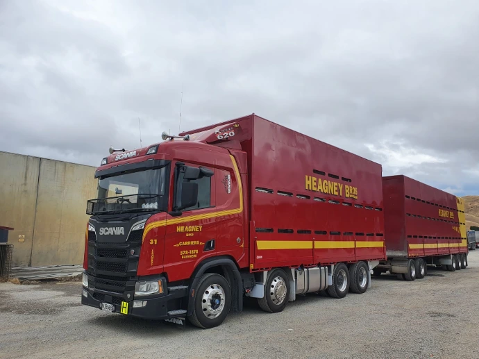 Truck and trailer transport fleet