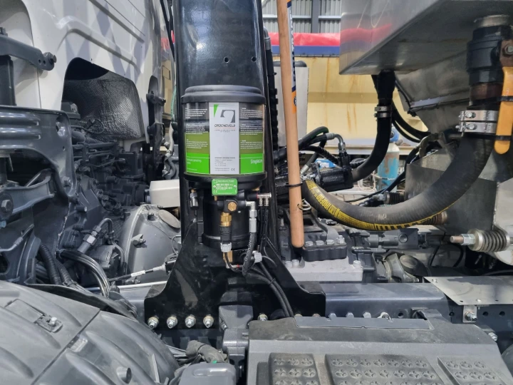 Groeneveld Singline System Groeneveld SingleLine automatic lubrication system installed on machinery